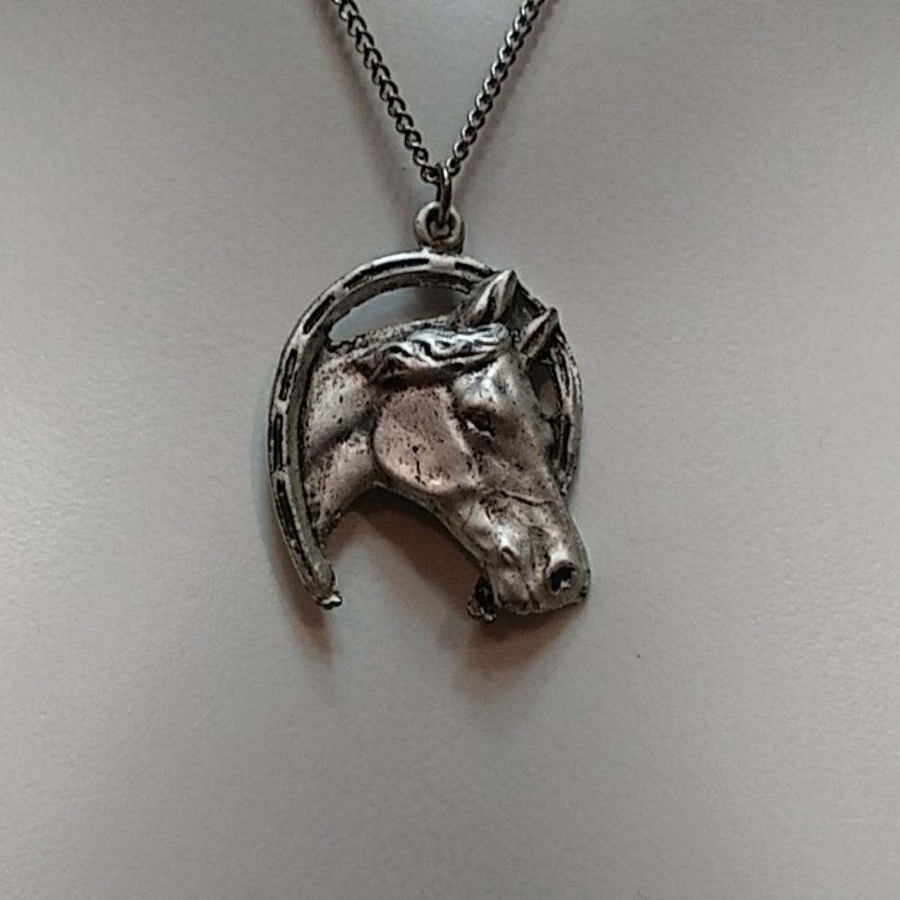 Necklace    - Picture 2 of 4